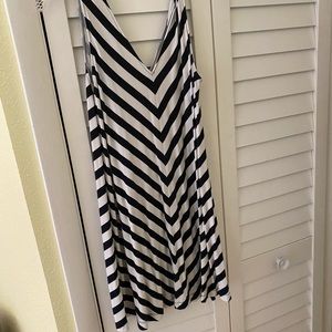 Short navy and white dress